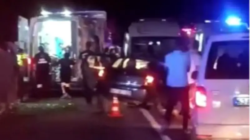 Şanlıurfa'da kafa kafaya çarpışma: 2 ölü, 8 yaralı