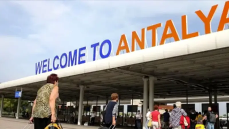 Antalya Havalimanı'nda 5 ayda 9,1 milyon yolcuya hizmet verildi
