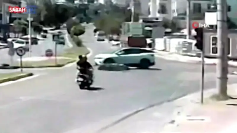 Antalya'da motosikletli anne okul yolunda kazada can verdi