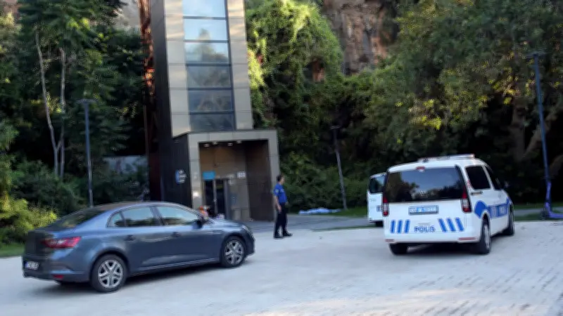 Antalya'da Panoramik Asansör Faciası: 35 Metreden Düşen Kişi Hayatını Kaybetti