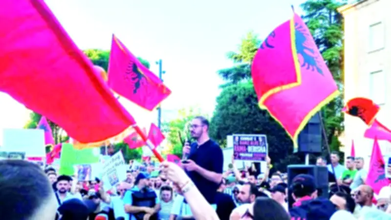 Arnavutluk'ta Turizm Projesine Karşı Protestolar 15 Gündür Devam Ediyor