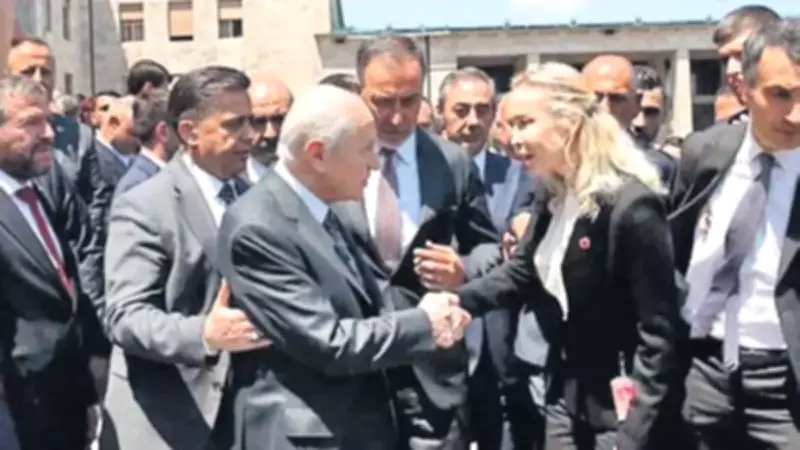 Ayşegül Yıldız Siyasete Girdi: Yeni Kariyer Yolculuğu