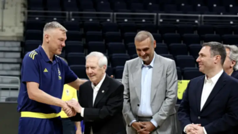 Aziz Yıldırım ve yönetimden Fenerbahçe Beko'ya başarı ziyareti