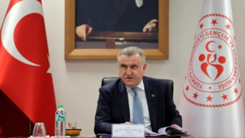 Bakan Bak, şampiyon Fenerbahçe Beko'yu tebrik etti