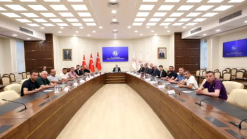 Bakan Işıkhan Madencileri Makamında Kabul Etti