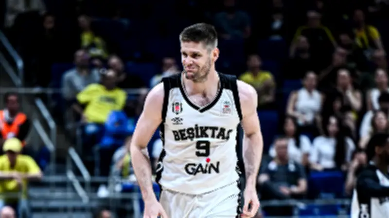 Beşiktaş GAİN, Kanadalı basketbolcu Conor Morgan'ın sözleşmesini yeniledi