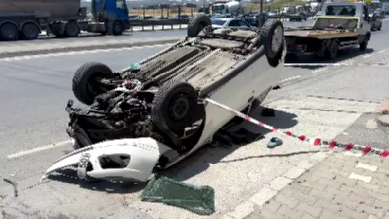 Beylikdüzü'nde Korkunç Kaza: Takla Atan Otomobilde 2 Yaralı