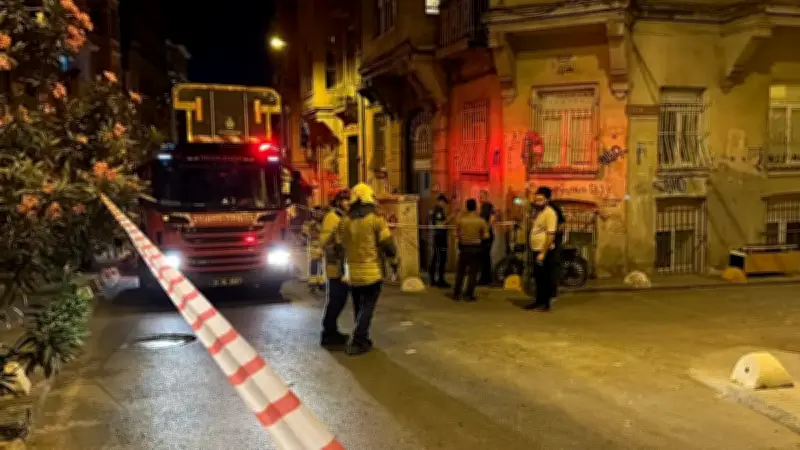 Beyoğlu'nda 5 Katlı Binada Duvar Çöktü: Tahliye ve Mühürleme