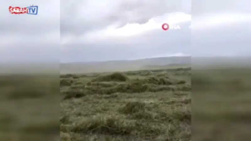 Bingöl'de şiddetli fırtına paniğe neden oldu, o anlar kamerada
