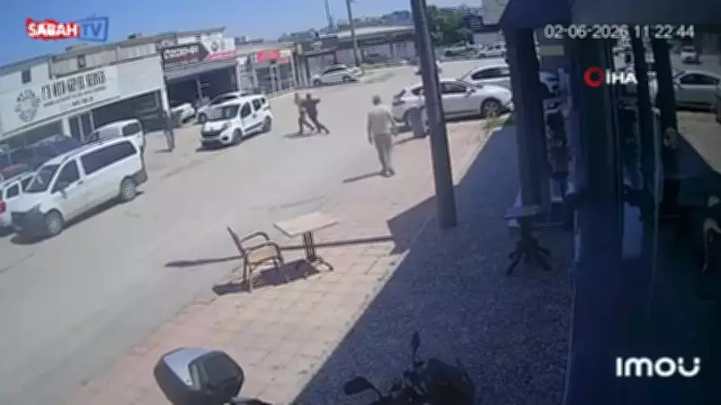 Bursa'da ticari aracı çalmak isteyen hırsıza esnaf dayısı: O anlar kamerada