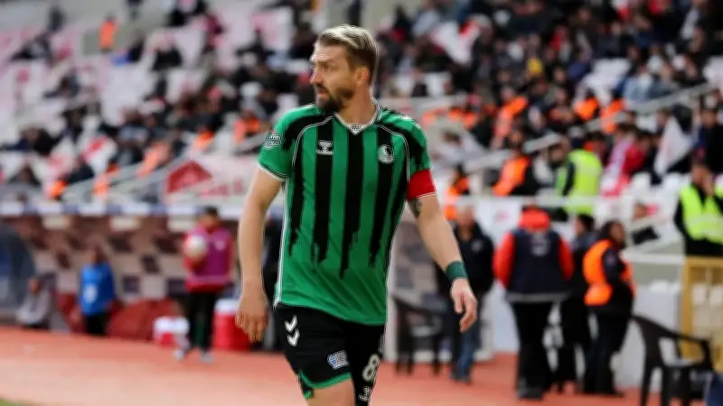 Caner Erkin futbolculuk kariyerini noktaladı