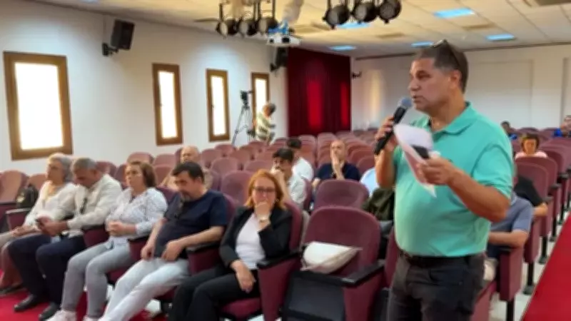 CHP'de küfür skandalı bitmiyor: Canlı yayında açık kalan mikrofon ele verdi!