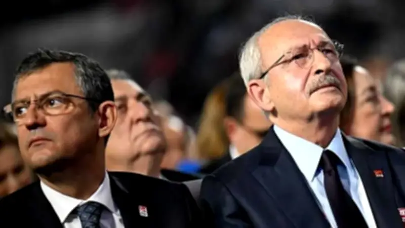 CHP'de kurultay savaşı: Kılıçdaroğlu ve Özel cephesinden karşılıklı hamleler