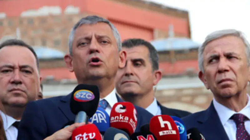 CHP'li belediyeler 2 yılda battı: Özgür Özel'in ekonomi vaadi tutmadı