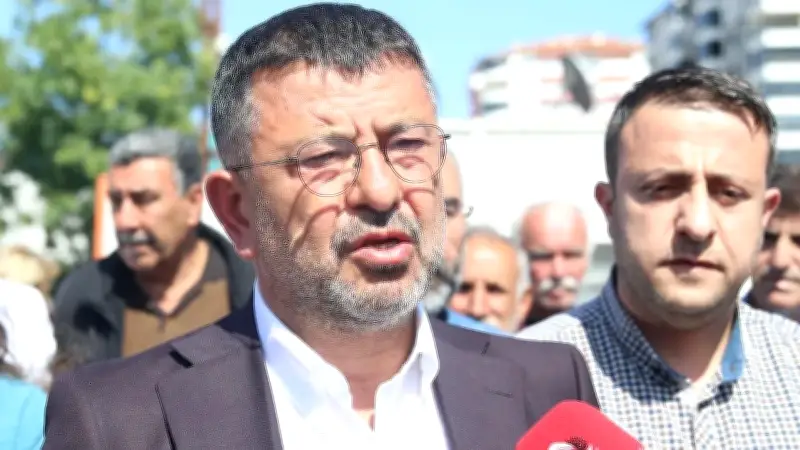 CHP'li Veli Ağbaba'nın adı İzmir'deki rüşvet soruşturmasında geçti