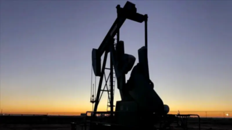 Commerzbank Brent petrol tahminini 80 dolara düşürdü