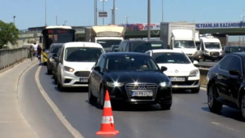 D-100'de Kentsel Dönüşüm Binasında Yangın: Trafik Yoğunluğu