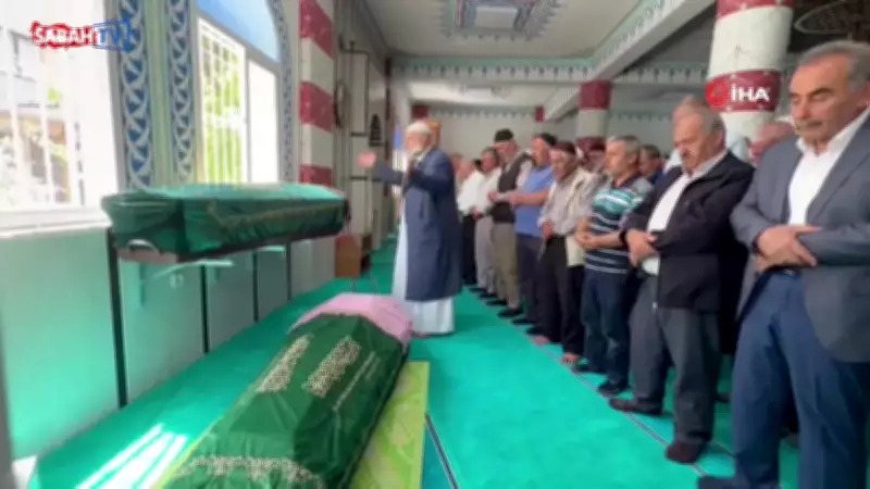 Denizli'deki otobüs faciasında ölen anne-kız İzmir'de gözyaşlarıyla son yolculuğuna uğurlandı