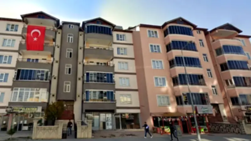 Depremde 4 Kişiye Mezar Olan Binanın Davasında Karar: Hapis ve Beraat