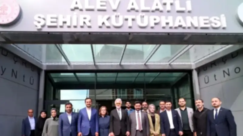 Devlet Tiyatroları Genel Müdürü Karadağlı, Bağcılar'daki Kütüphane ve Tiyatro Binasını Gezdi