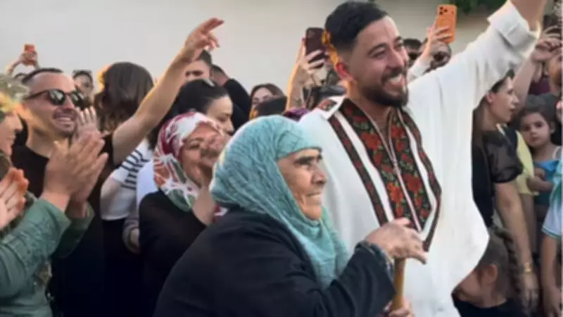 DJ Mahmut Orhan, Balıkesir'deki Köyünde Unutulmaz Bir Konser Verdi