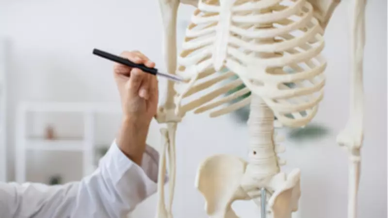 Dünyada Sadece 800 Kişide Görülen Taş Adam Sendromu: Vücudu Yavaş Yavaş Taşa Çeviriyor