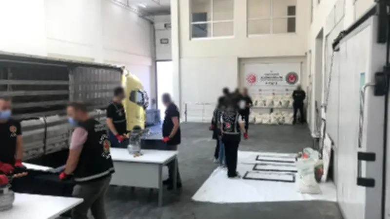 Edirne'de TIR'da 1 Ton Uyuşturucu Ele Geçirildi, Piyasa Değeri 3 Milyar TL
