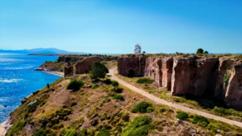 Ege'nin Gizli Cenneti: Badavut Kayalıkları ve İkiz Plajları