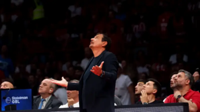Ergin Ataman çılgına döndü! Yunanistan'da şok saldırı