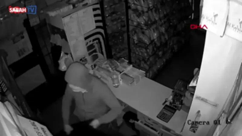 Fatih'te marketten hırsızlık yapan şüpheli yakalandı: 25 yıl kesinleşmiş hapis cezası var