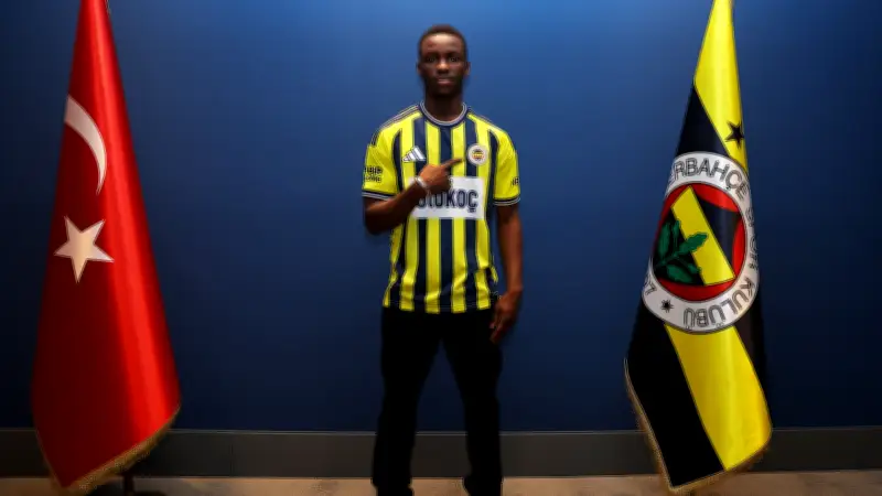 Fenerbahçe, 18 Yaşındaki Amara Diouf'u Transfer Ettiğini Duyurdu