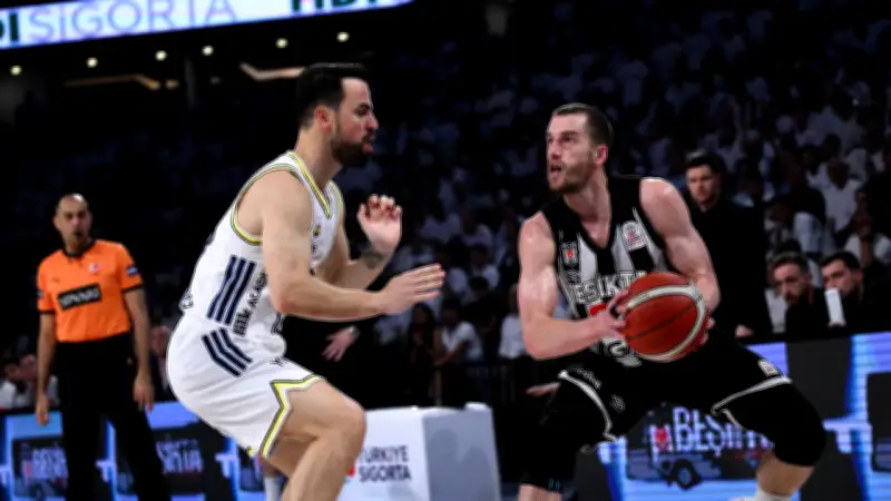 Fenerbahçe Beko, Beşiktaş'ı 82-71 Yenerek Seride 2-1 Öne Geçti