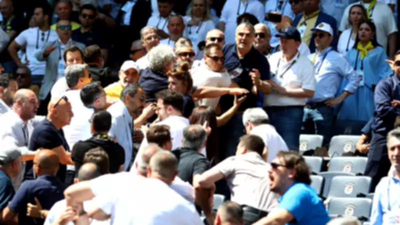 Fenerbahçe Kongresinde Gergin Anlar: Mosturoğlu'ndan Sert Uyarı