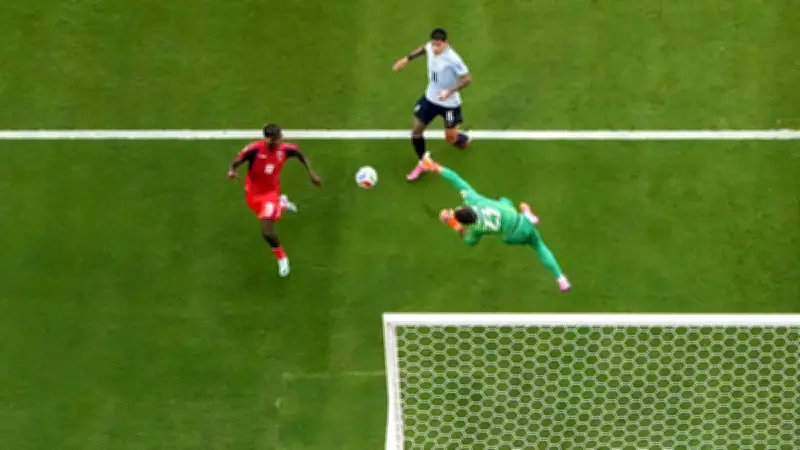 Fernando Muslera'ya Dünya Kupası'nda Büyük Eleştiri: Saç Baş Yoldurdu