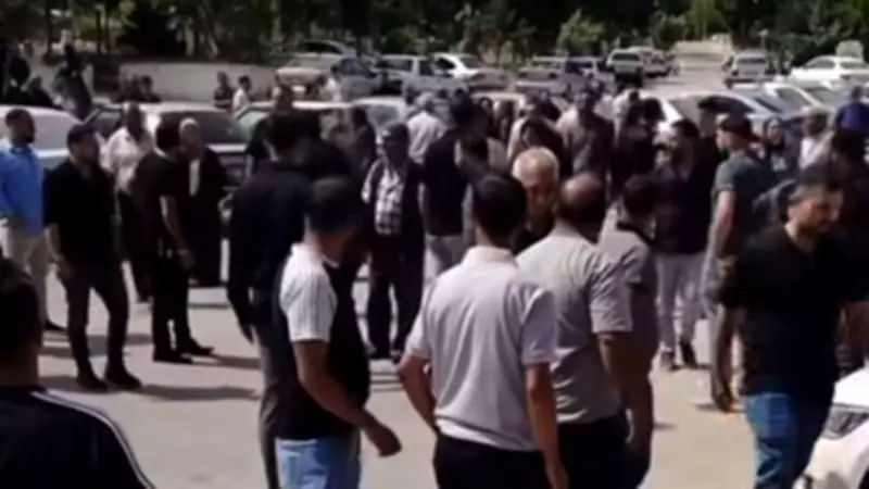 Gaziantep'te Mezarlıkta Silahlı Çatışma: 2 Yaralı, Çok Sayıda Araç Hasar Gördü