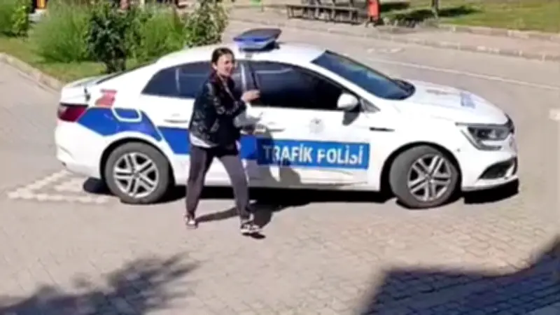 Geçersiz Kimlikle Sınava Giremeyen Öğrenciye Polis ve Nüfus Müdürlüğü'nden Zamana Karşı Yardım