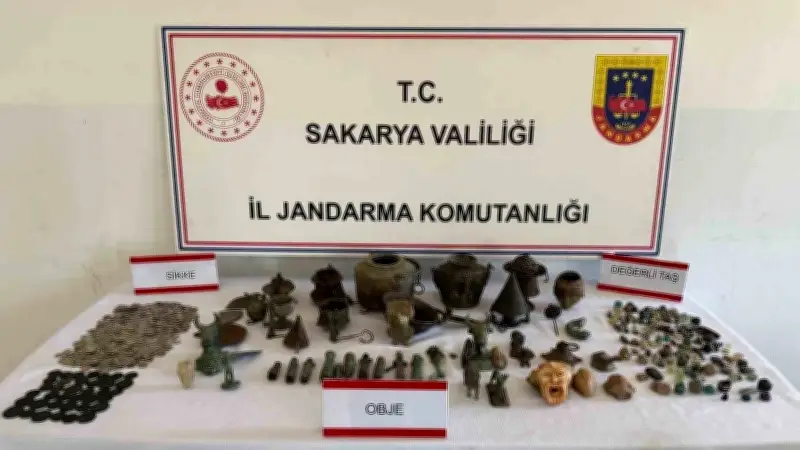 Geyve'deki 'Anadolu Mirası' Operasyonunda 806 Tarihi Eser Ele Geçirildi