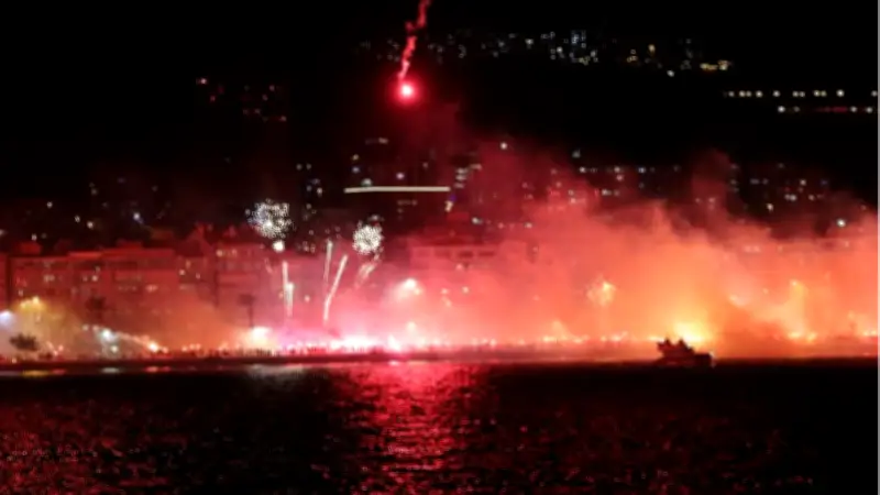 Göztepe 101. yaşını meşalelerle kutladı