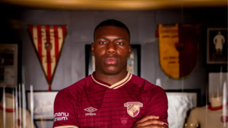 Göztepe Transferde Hızlı Başladı: Armstrong ve Henrique İmzaladı