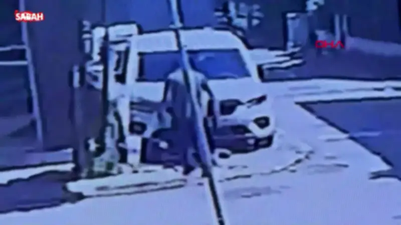 Husumetlisini vurup kemeriyle kan kaybını önledi: O anlar kamerada