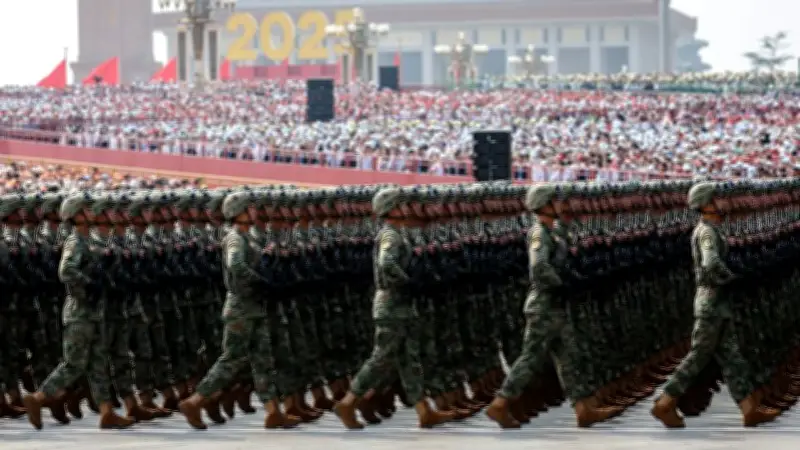 Çin'de 6 general, Ulusal Halk Kongresi üyeliğinden çıkarıldı