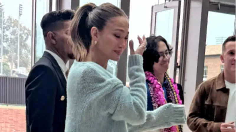 Jennifer Lopez Oğlunun Mezuniyetinde Gözyaşlarına Boğuldu