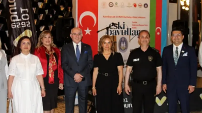 Karabağ'ı Anlatan 'Eski Bavullar' Filmi Adana'da Gösterildi