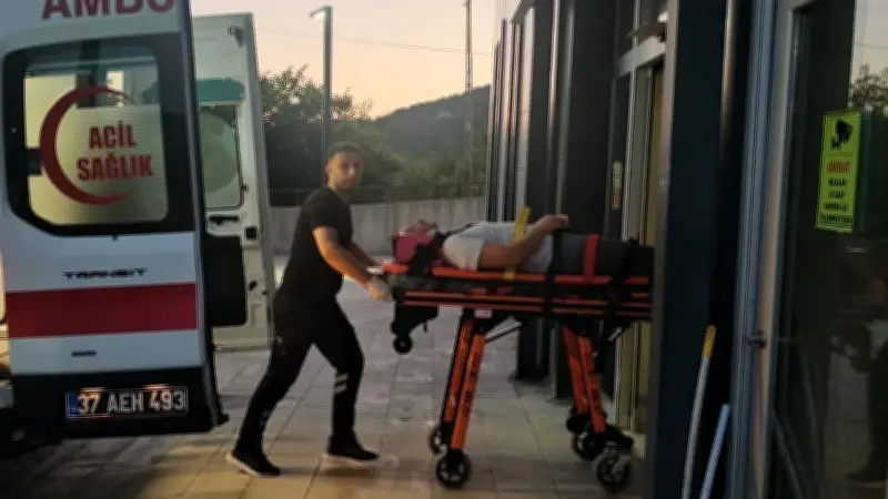 Kastamonu Cide'de Yol Aniden Çıkan Yayaya Çarpan Motosiklet Sürücüsü Yaralandı