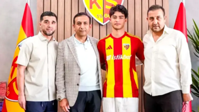 Kayserispor, genç yıldızı Kayra Cihan ile 3 yıllık sözleşme uzattı