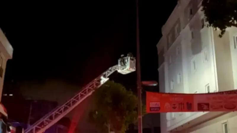 Küçükçekmece'de kız öğrenci yurdunda yangın paniği