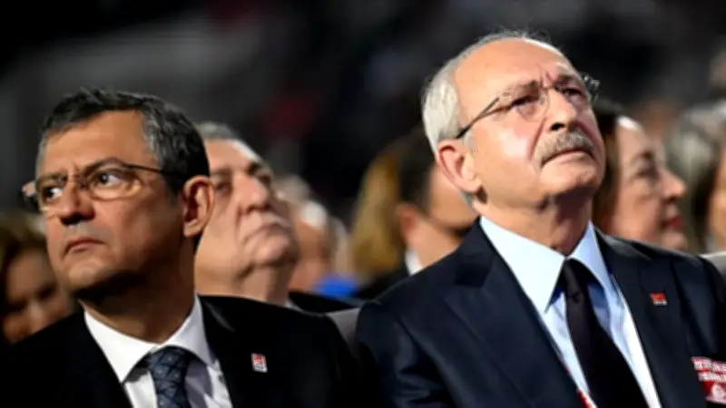 Kılıçdaroğlu MYK'yı topluyor, Özgür Özel'den 900 imza hamlesi