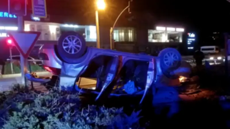 Kocaeli'de Otomobil ile Motosiklet Çarpıştı: 4 Yaralı