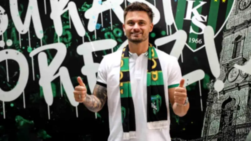 Kocaelispor, Polonyalı orta saha Linetty'nin sözleşmesini uzattı