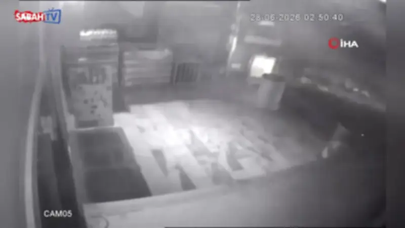 Kontrolden Çıkan Otomobil Gazipaşa'da Savaş Alanına Çevirdi: Kaçan Sürücü Aranıyor